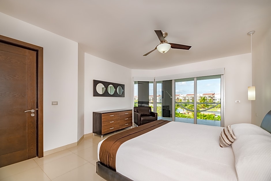 Mareazul Family Beach Condohotel