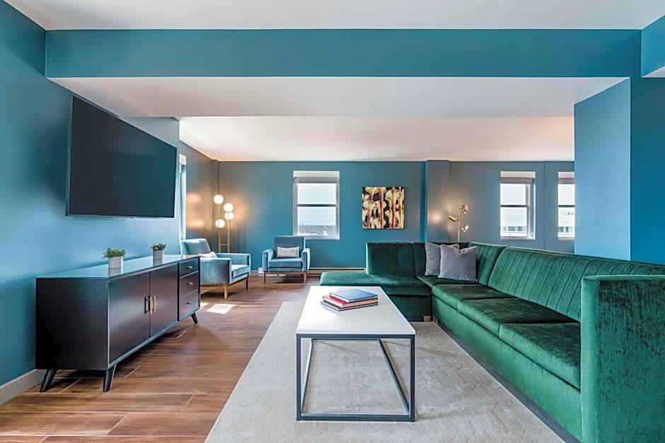 Hotel Elkhart, Tapestry Collection By Hilton