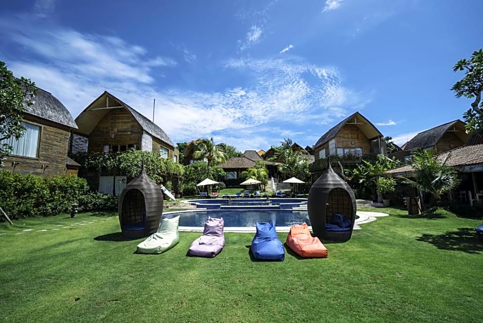 De Sapphire Cliff Villa by Danapati