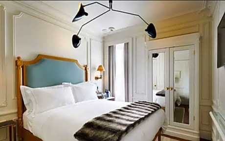 Petite Queen (1 Queen Bed)
