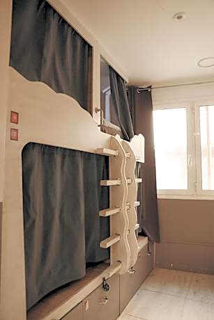 Bed in 6-Bed Mixed Dormitory Room