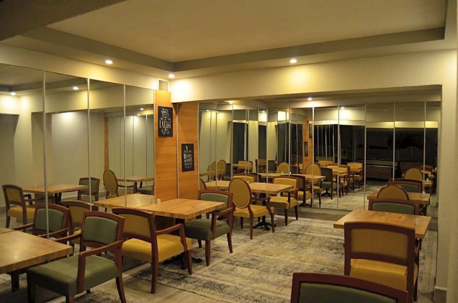 Ramona Lara Hotel