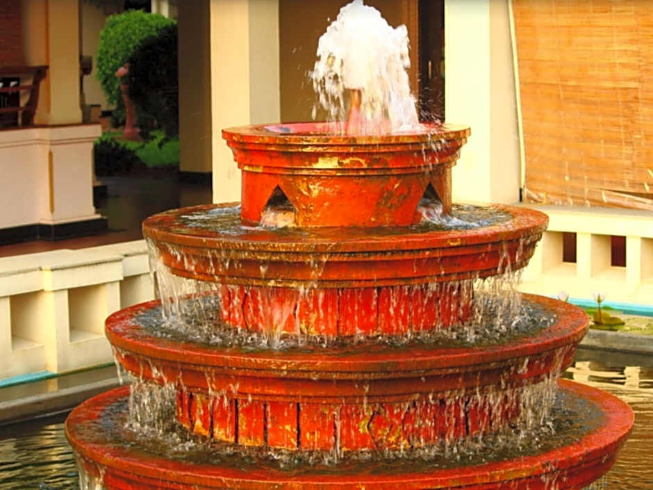 Abad Whispering Palms