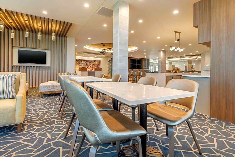 Cambria Hotel Bettendorf - Quad Cities