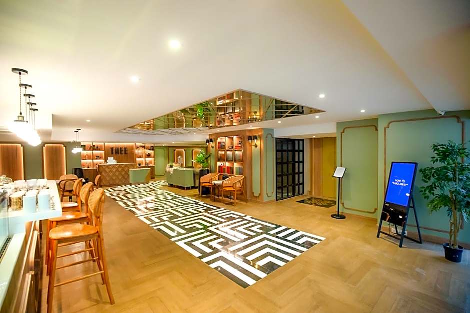 Thee Bangkok Hotel by TH District