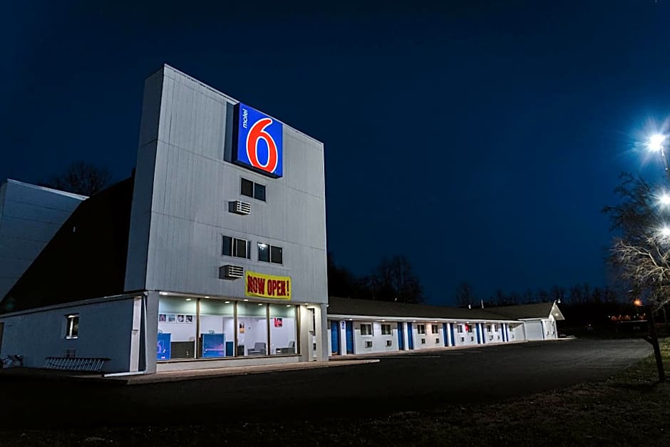 Motel 6 Bellville, OH - Mid-Ohio