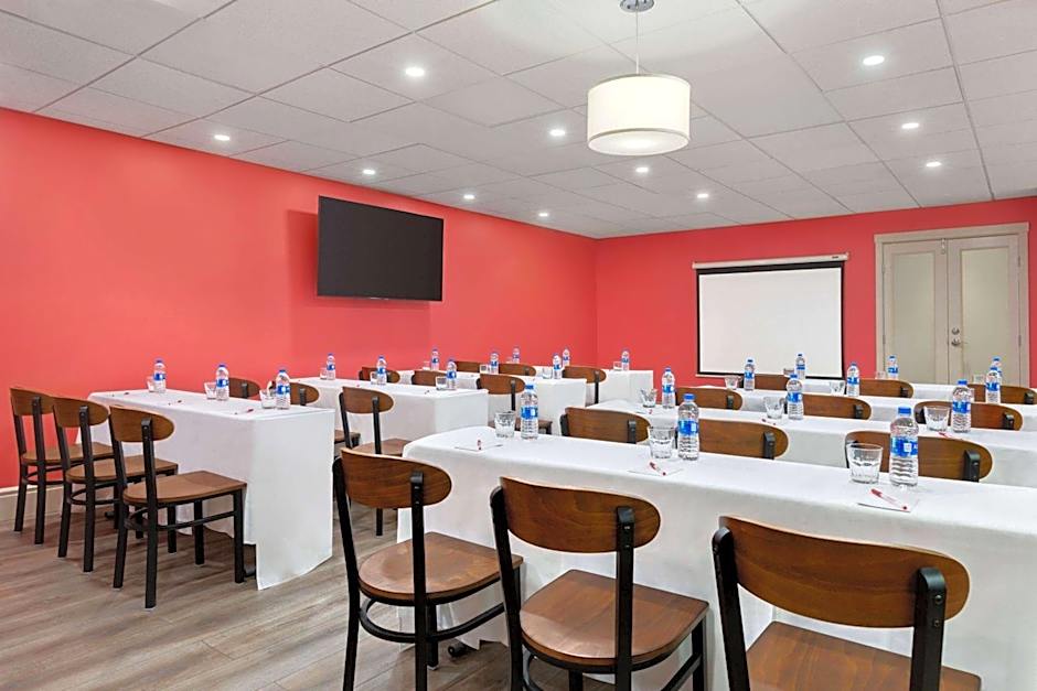 Ramada by Wyndham Oakland Downtown City Center