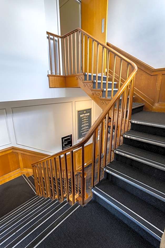 Nightcap at Rose & Crown Hotel