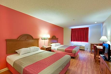 2 Full Beds | ADA/Tub/Micfridge