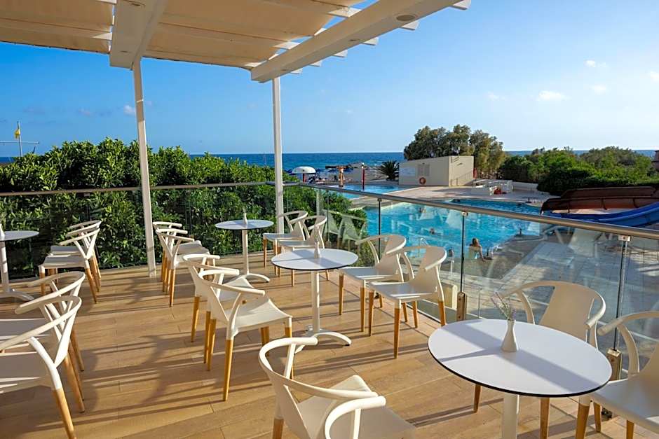 Mare Blue Hotel