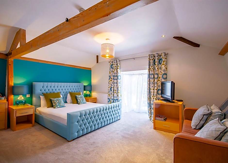 Photo 1 of 50 of The Highworth Hotel