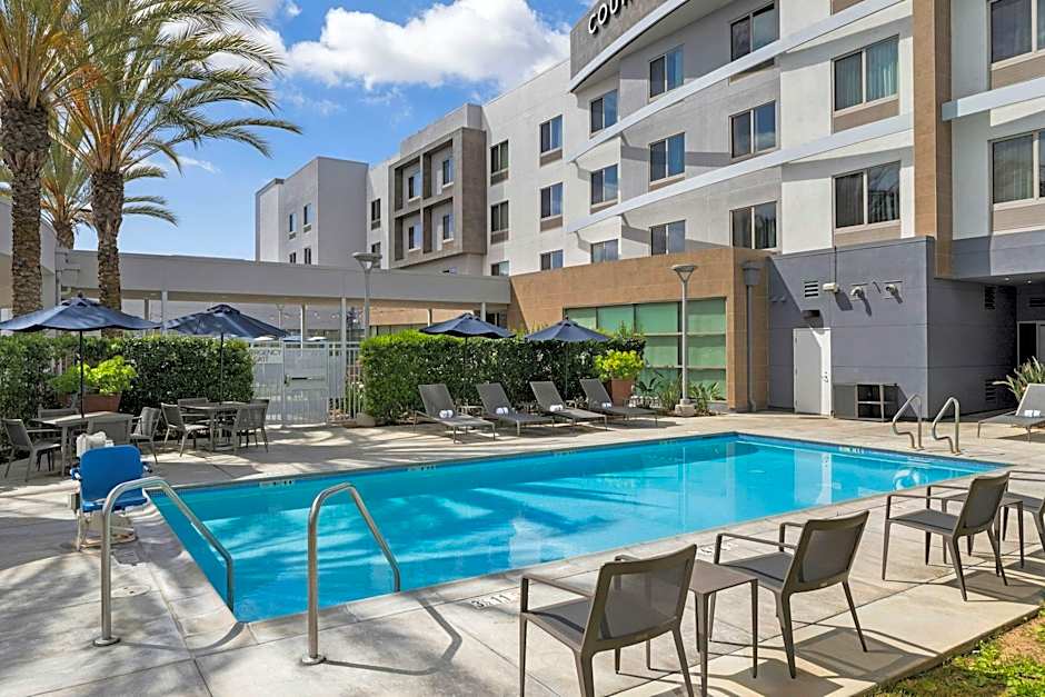Courtyard by Marriott Long Beach Airport