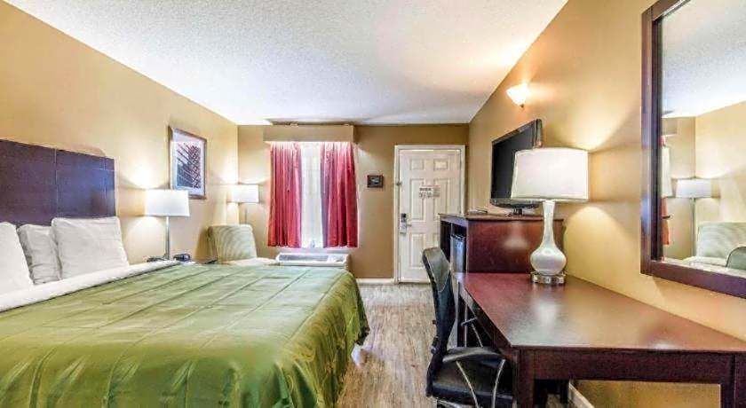 Quality Inn Bessemer I-20 exit 108