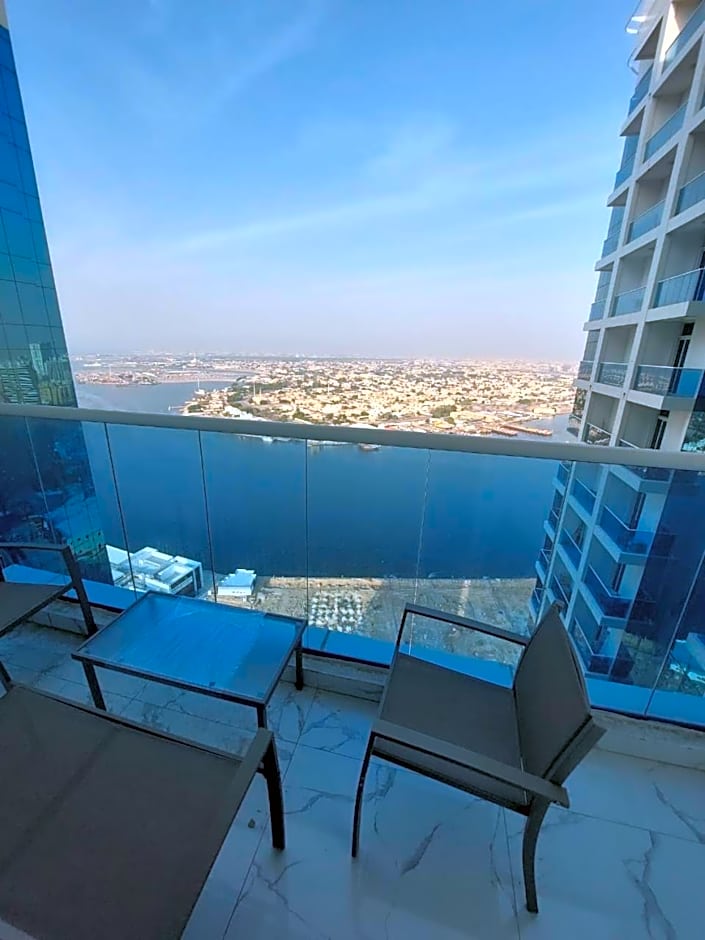 Oasis tower family apartment 2302