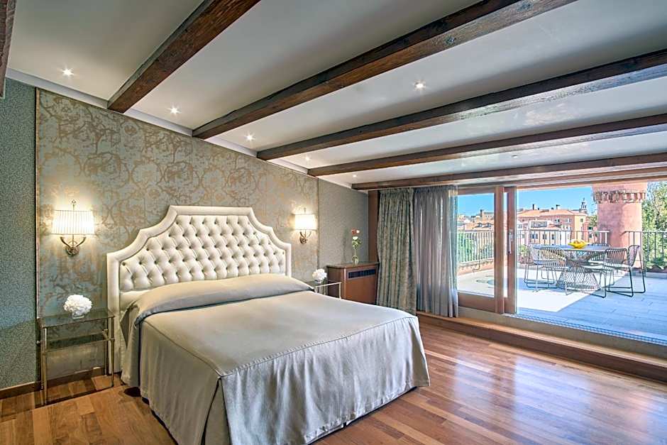 Photo 1 of 7 of Junior Suite