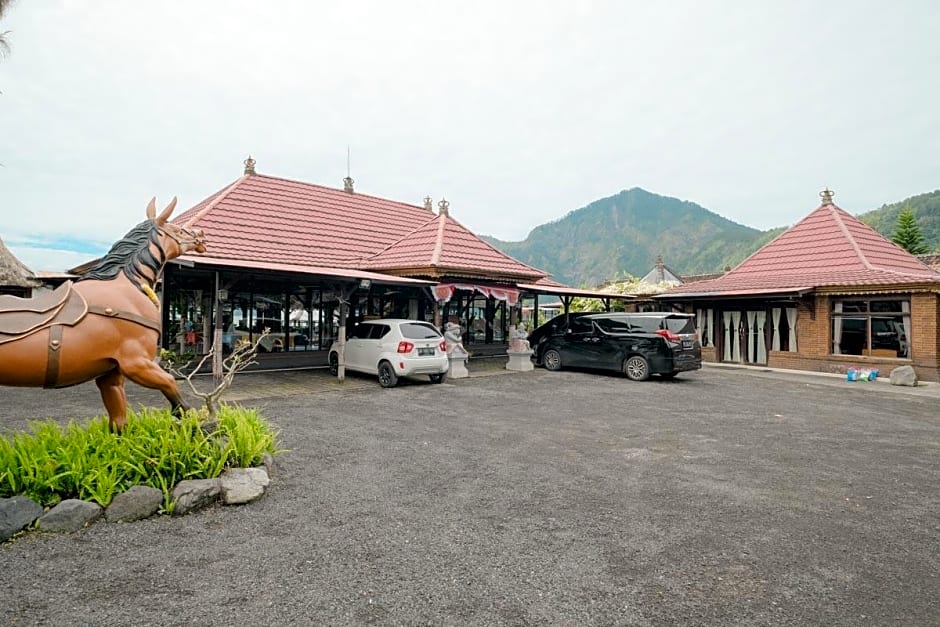 Resto Apung and Bungalow Kedisan Batur Lake View RedPartner