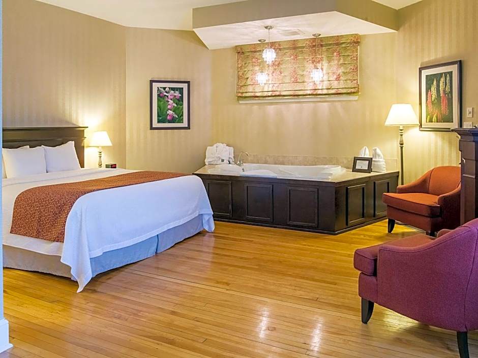 Quality Inn & Suites Downtown