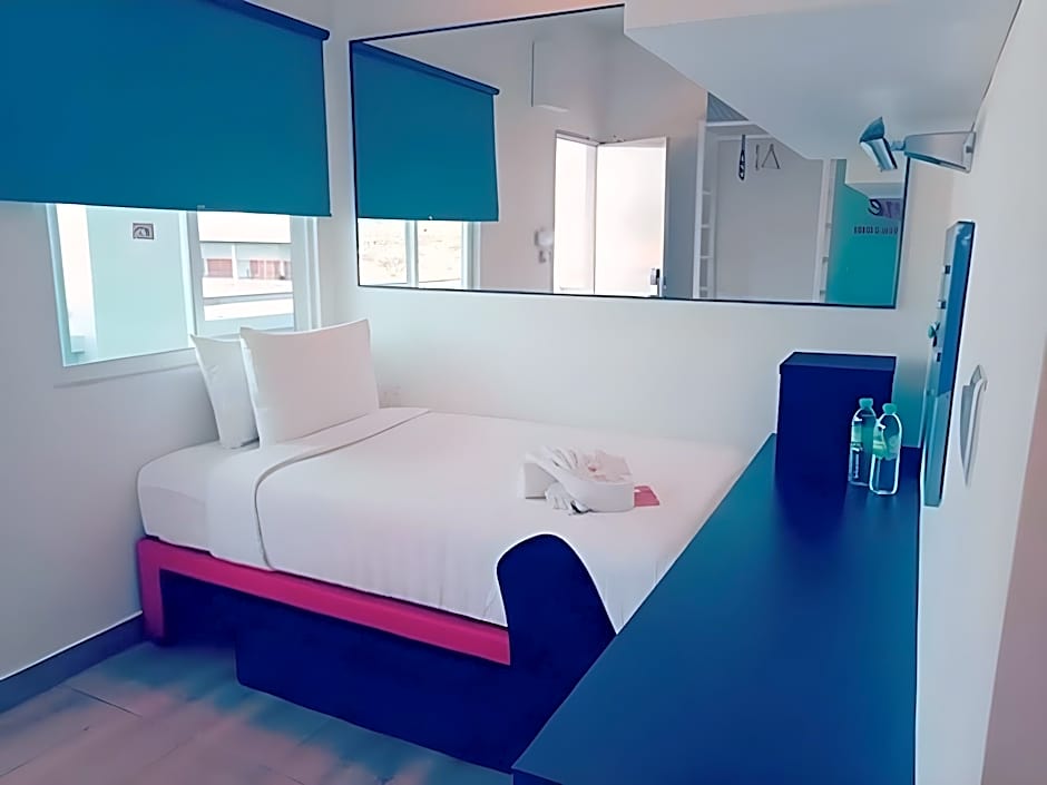 Tune Hotel KLIA Aeropolis (Airport Hotel)