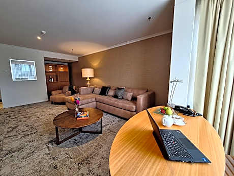Exec Suite