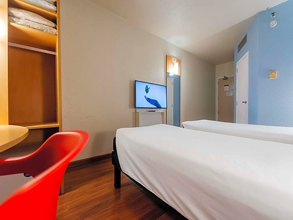 Ibis Joinville