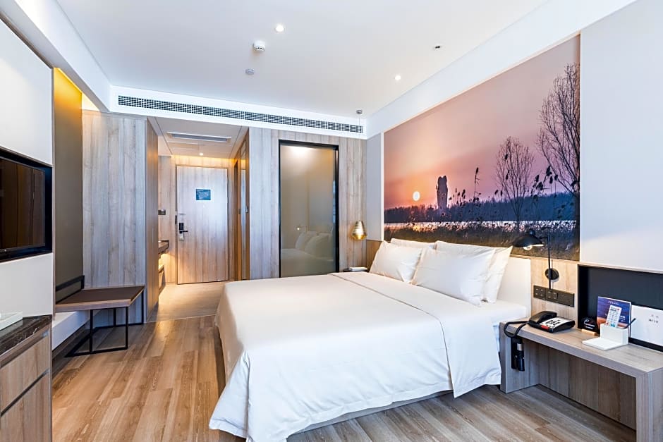 Atour Hotel (Jining Taibai Road Canal City)