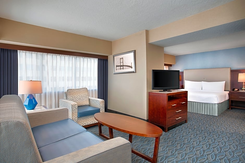Photo 1 of 6 of Executive 1 King Bed