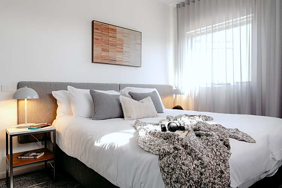 Punthill Essendon Grand Hotel