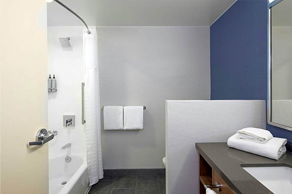 Courtyard by Marriott Hanover Lebanon