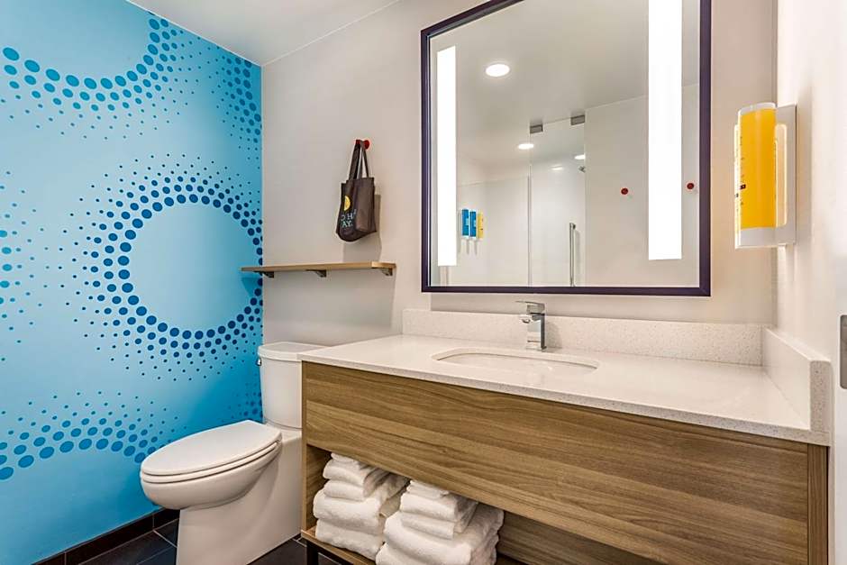 Tru By Hilton Madison West