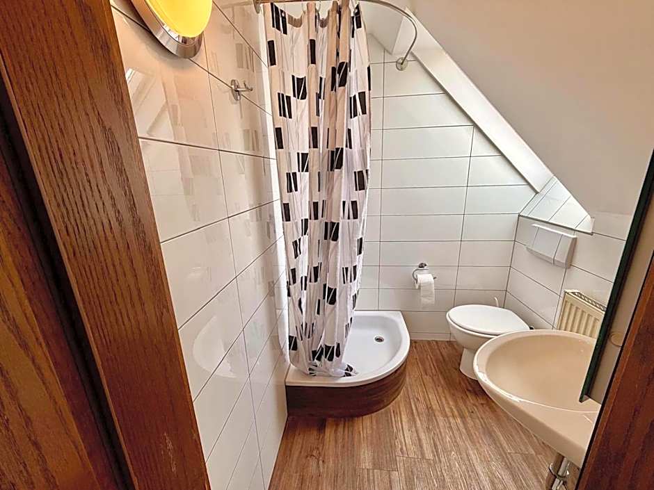 Hotel Kraus - Zentral in Bielefeld-Heepen, Gratis Parken, 24h Self Check-in