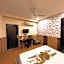 Royal Palm - Hotel Near Udaipur Railway Station