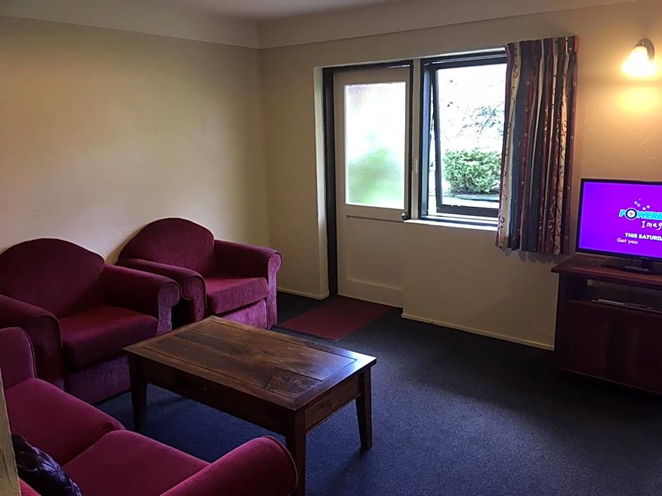 Woodlands Motels And Apartments