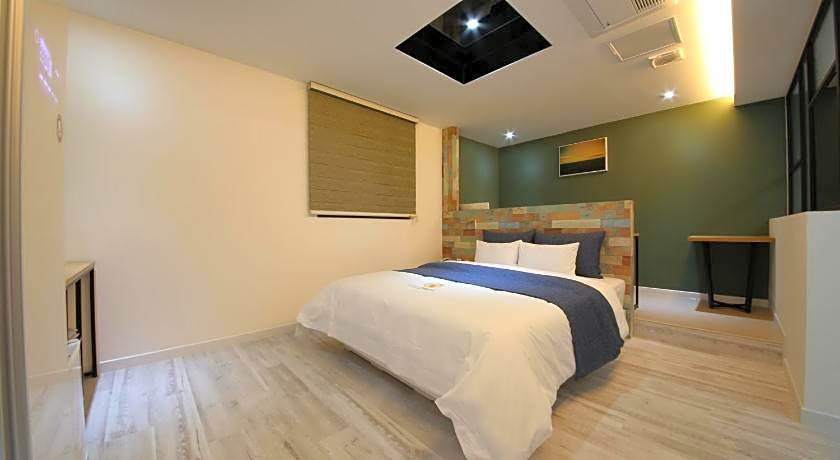 Two Nights Business Hotel