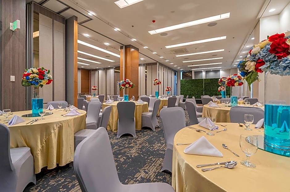 Bayfront Hotel Cebu Capitol Site