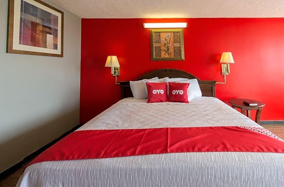 OYO Hotel Macon GA I-75 South