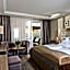 MAXIMILIAN Grand Hotel