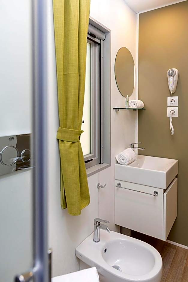 hu Montescudaio village