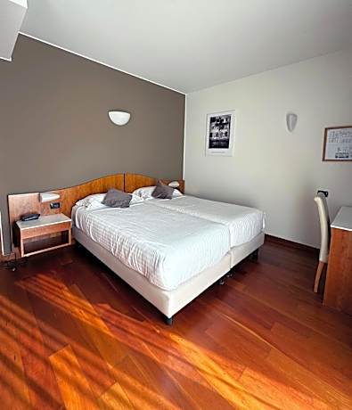 Twin Room with Balcony