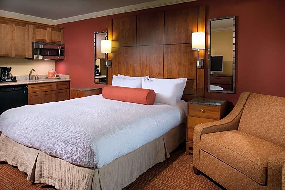 Photo 1 of 2 of Studio 1 King Bed