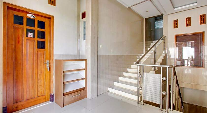 RedDoorz near MM UGM