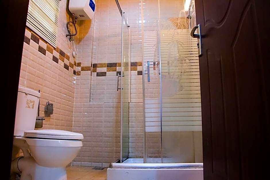 Downtown Royal Hotel GRA