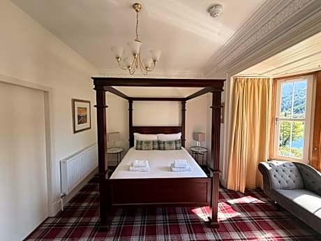 Loch Leven Hotel & Distillery