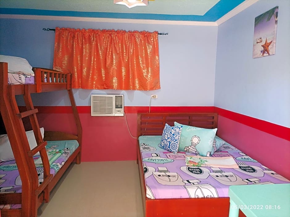Family Barkada room A Jay Henry Transient house, Pagudpud ,BLUE LAGOON BEACH