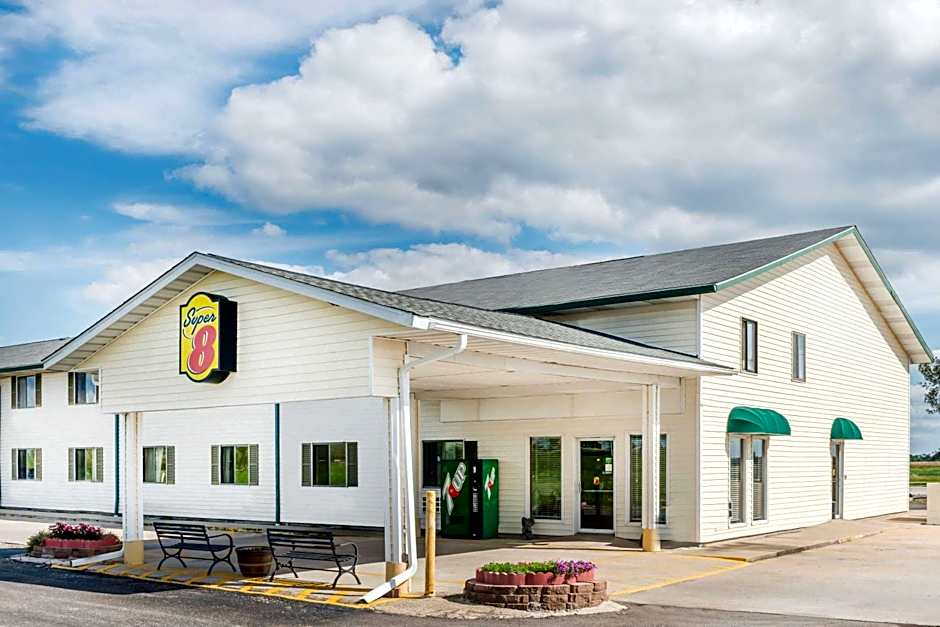 Super 8 by Wyndham Okawville