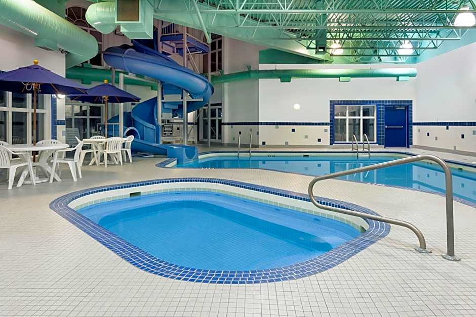 Ramada by Wyndham Weyburn