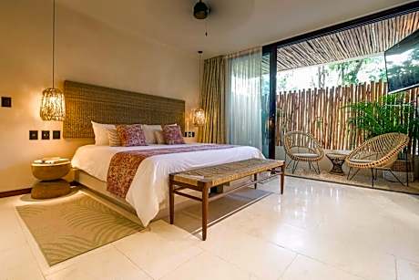 Deluxe Double Jungle Room Terrace  1 King Bed