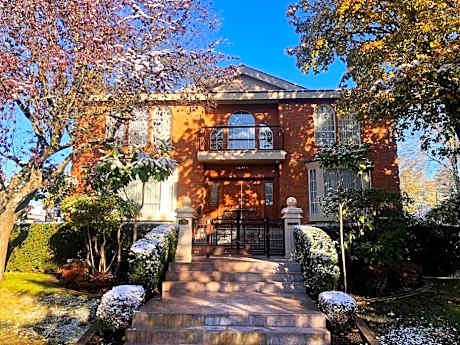 Super Cosy 8Bed & 6Bath in Vancouver heart near to airport and DownTown