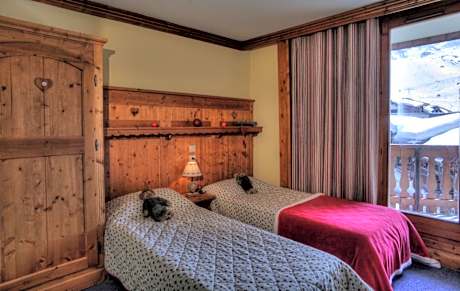 Comfort Two-Bedroom Apartment with Cabin (8 People)