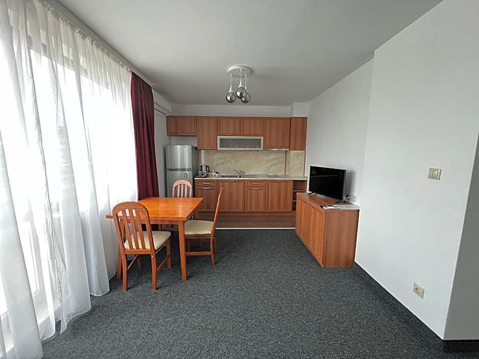 Family Hotel 007 Ivan Dimitrov-Kuklata 15 Str