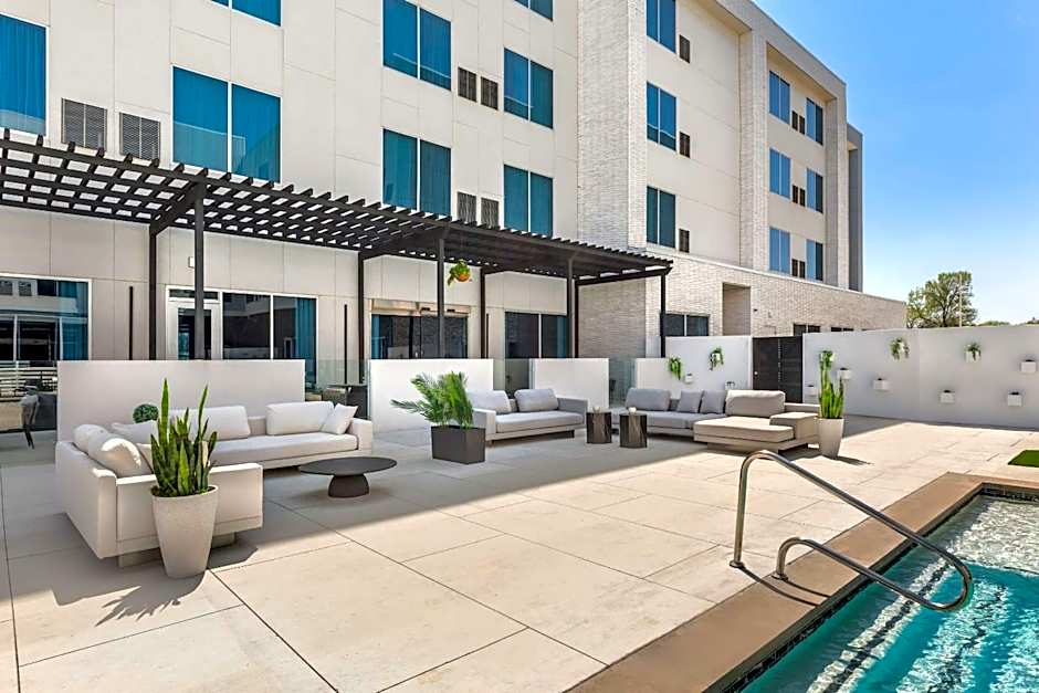 Cambria Hotel Waco University Riverfront